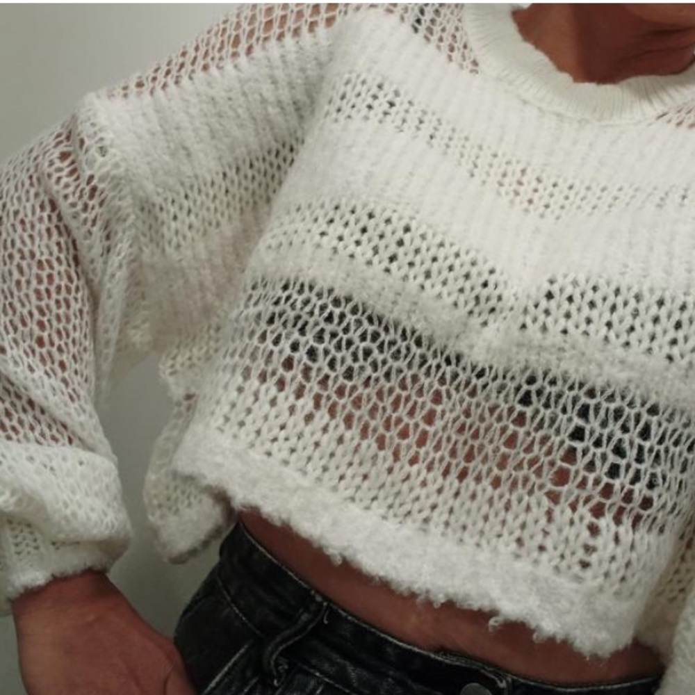 UO Urban Outfitters Kimchi Blue Kingston Cropped White Pullover Sweater - Picture 5 of 5